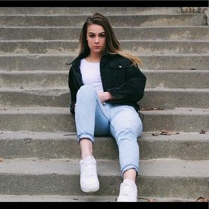 Meet your Posher, Chloe